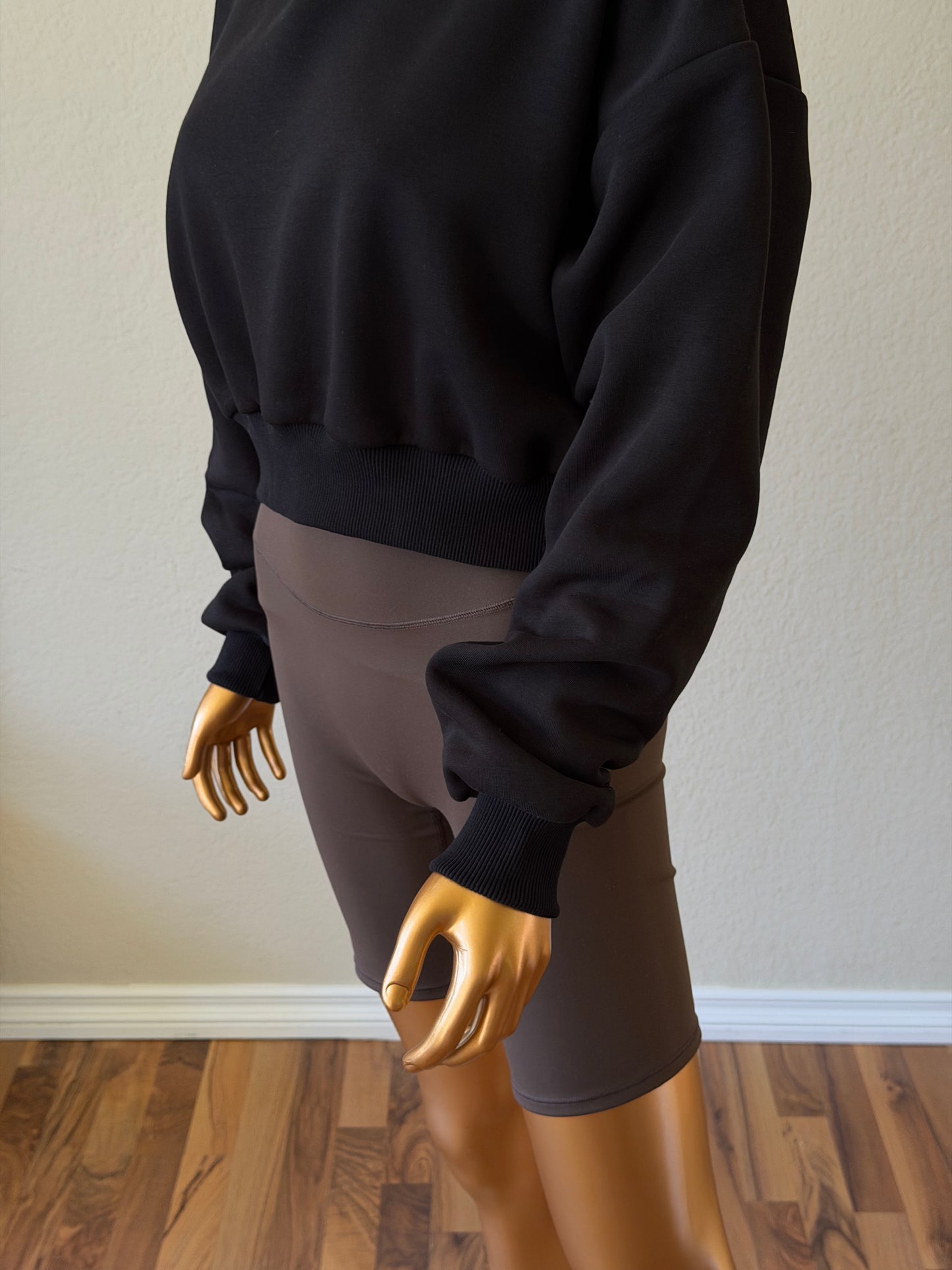 🖤Cropped Hoodie - Soft Fleece
Interior